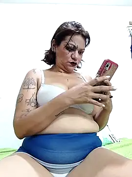 Snapshot of Massiel_77 chatting on 27, 10, 2025 Massiel 77 online show from 27, 10, 2025