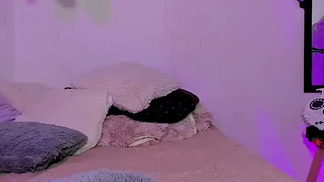 Naomi Flame online show from 5, 11, 2025