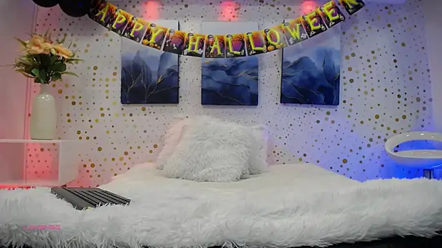 Snapshot of ArianaSantana chatting on 10, 10, 2025 ArianaSantana online show from 10, 10, 2025