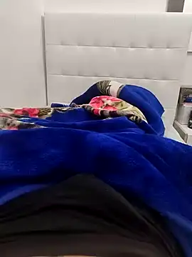 Yazaza1999 online show from 8, 10, 2025