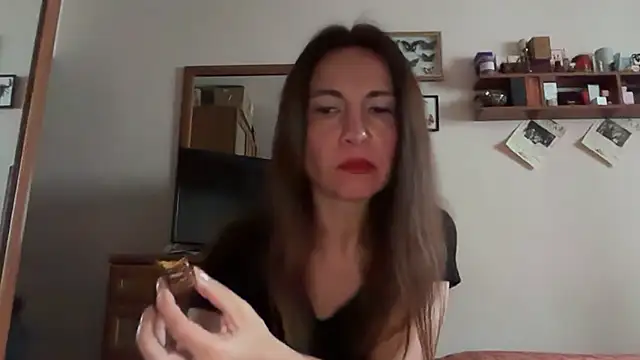 Snapshot of Cyreluna chatting on 10, 11, 2025 Cyreluna online show from 10, 11, 2025