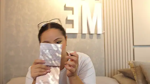 Tayler Kim online show from 18, 9, 2025