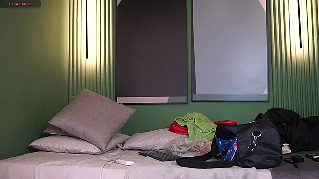 Tayler Kim online show from 2, 10, 2025