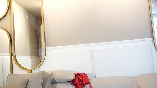 Tayler Kim online show from 7, 10, 2025