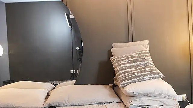 Tayler Kim online show from 17, 1, 2026