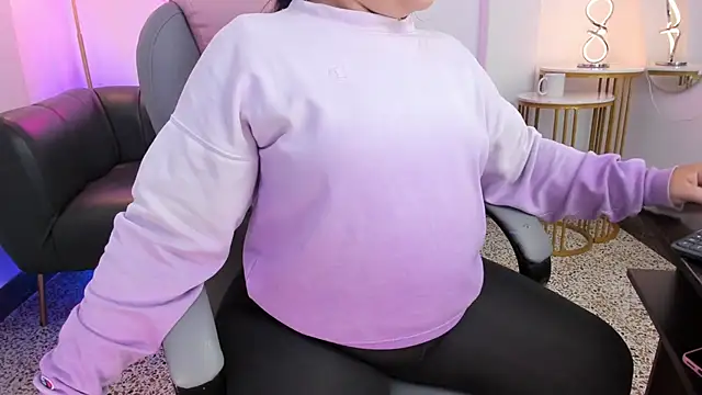 Snapshot of Miss_Francheska chatting on 22, 11, 2025 Miss Francheska online show from 22, 11, 2025