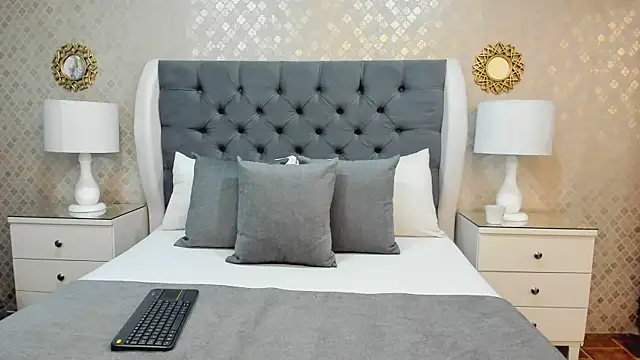 Snapshot of ZoeWilliis chatting on 3, 10, 2025 ZoeWilliis online show from 3, 10, 2025