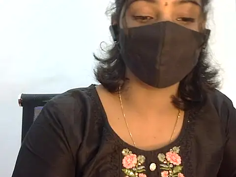 Hott Noor online show from 30, 10, 2025