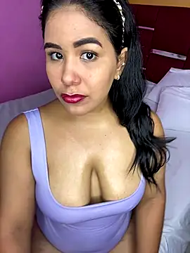 Snapshot of Roxxybigboobs chatting on 24, 9, 2025 Roxxybigboobs online show from 24, 9, 2025