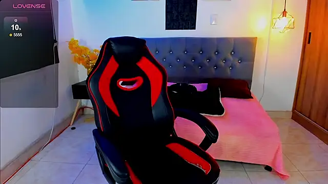 Nicolas James Sc online show from 4, 12, 2025