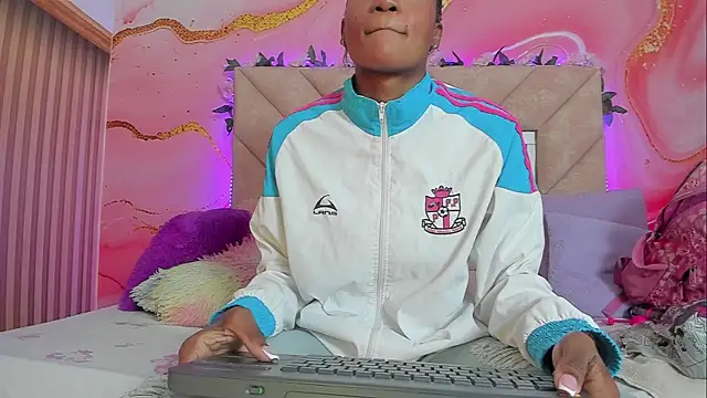 Snapshot of Taylor_oriana_ chatting on 23, 9, 2025 Taylor oriana online show from 23, 9, 2025