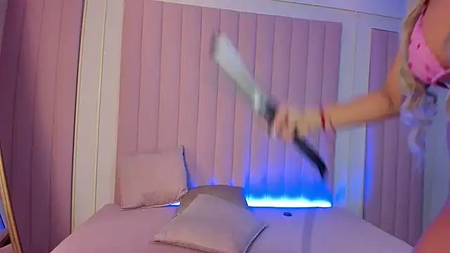 Snapshot of milaowens chatting on 9, 9, 2025 milaowens online show from 9, 9, 2025