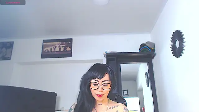 Snapshot of Vicky_hotmilf chatting on 13, 7, 2026 Vicky hotmilf online show from 13, 7, 2026