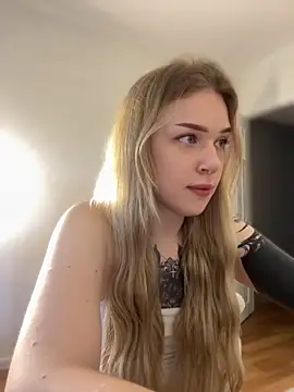 Snapshot of elliss_ chatting on 9, 9, 2025 elliss  online show from 9, 9, 2025
