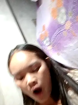 Snapshot of xinhxinhcute chatting on 10, 9, 2025 xinhxinhcute online show from 10, 9, 2025