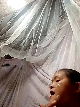 Snapshot of xinhxinhcute chatting on 18, 9, 2025 xinhxinhcute online show from 18, 9, 2025