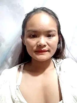 Snapshot of xinhxinhcute chatting on 5, 10, 2025 xinhxinhcute online show from 5, 10, 2025