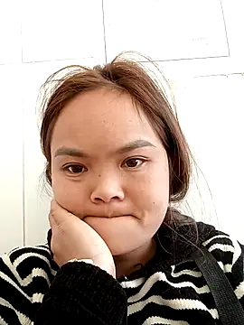 Snapshot of xinhxinhcute chatting on 27, 11, 2025 xinhxinhcute online show from 27, 11, 2025