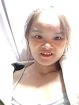 Snapshot of xinhxinhcute chatting on 2, 12, 2025 xinhxinhcute online show from 2, 12, 2025