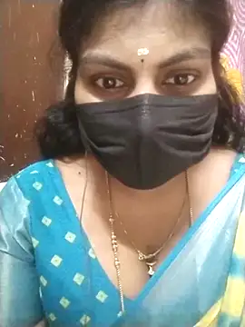 Snapshot of Nithiila chatting on 18, 9, 2025 Nithiila online show from 18, 9, 2025