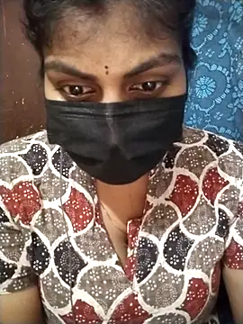 Snapshot of Nithiila chatting on 7, 10, 2025 Nithiila online show from 7, 10, 2025