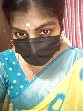 Snapshot of Nithiila chatting on 17, 10, 2025 Nithiila online show from 17, 10, 2025