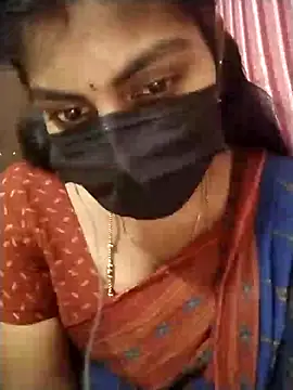 Snapshot of Nithiila chatting on 18, 10, 2025 Nithiila online show from 18, 10, 2025