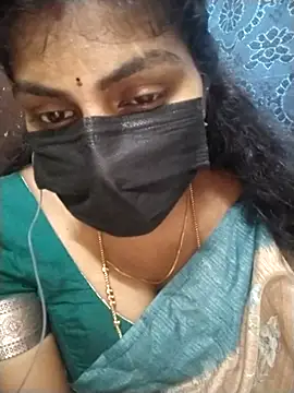 Snapshot of Nithiila chatting on 28, 10, 2025 Nithiila online show from 28, 10, 2025