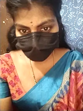 Snapshot of Nithiila chatting on 1, 11, 2025 Nithiila online show from 1, 11, 2025