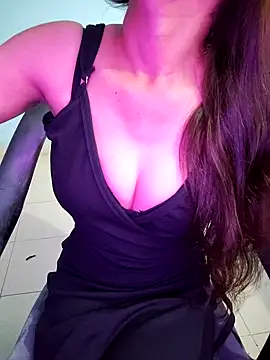 Snapshot of queen_visakha chatting on 31, 10, 2025 queen visakha online show from 31, 10, 2025