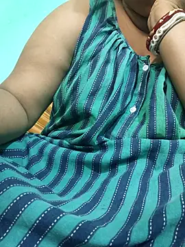 Snapshot of desi_boudi87 chatting on 12, 5, 2026 desi boudi87 online show from 12, 5, 2026