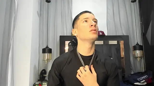 HunterHeat  online show from 15, 4, 2026