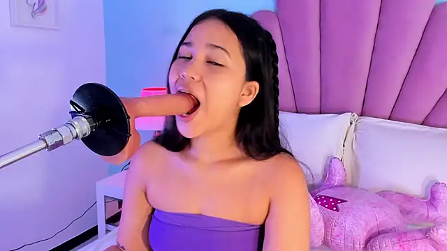 Snapshot of emma_clarke_ chatting on 4, 10, 2025 emma clarke online show from 4, 10, 2025