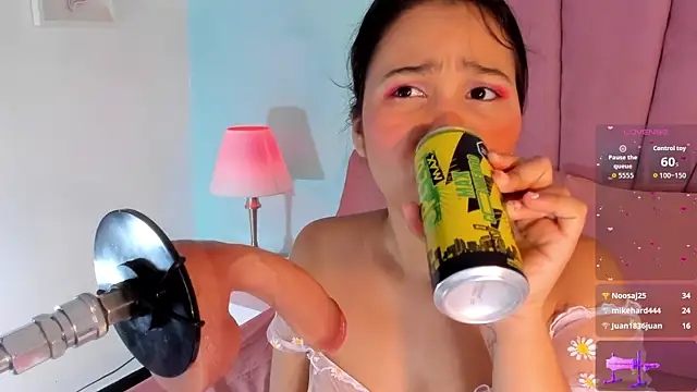 Snapshot of emma_clarke_ chatting on 31, 10, 2025 emma clarke online show from 31, 10, 2025