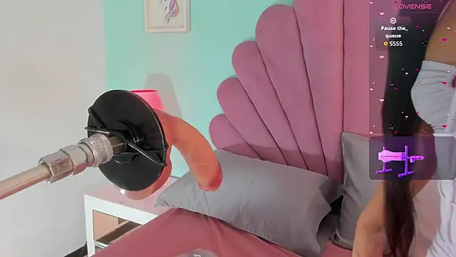 Snapshot of emma_clarke_ chatting on 23, 11, 2025 emma clarke online show from 23, 11, 2025