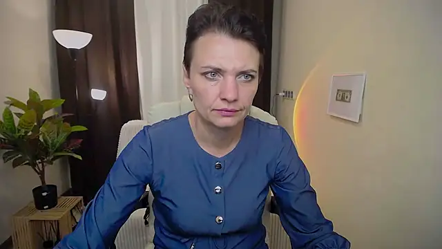 AvaSaturnian online show from 12, 9, 2025