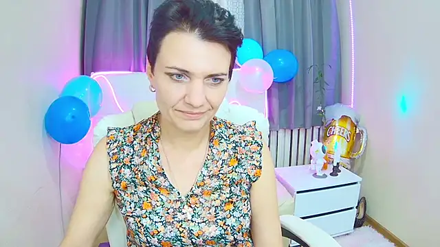 AvaSaturnian online show from 17, 9, 2025