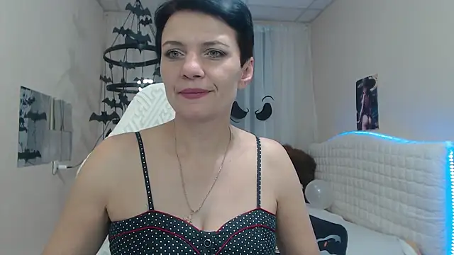 AvaSaturnian online show from 17, 10, 2025