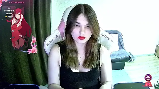 Snapshot of Kris_Moss chatting on 13, 11, 2025 Kris Moss online show from 13, 11, 2025