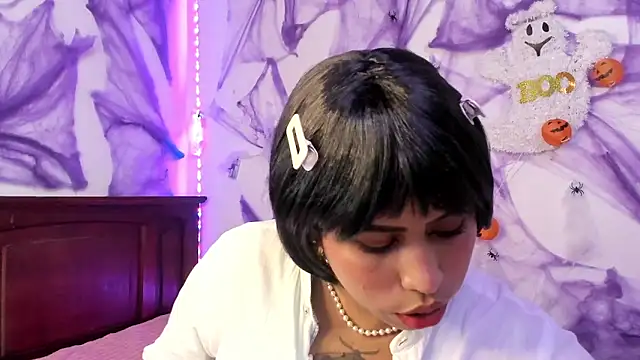 Michluxe 69 online show from 10, 10, 2025