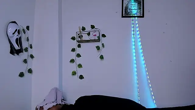 Michluxe 69 online show from 13, 11, 2025