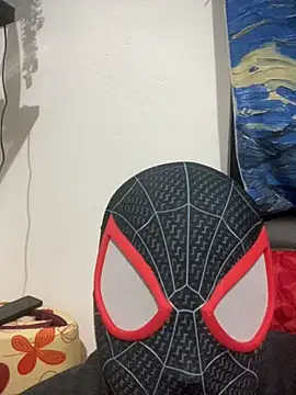 Snapshot of Danimiles chatting on 17, 12, 2025 Danimiles online show from 17, 12, 2025