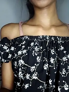 Snapshot of BunnyBloom25 chatting on 11, 9, 2025 BunnyBloom25 online show from 11, 9, 2025