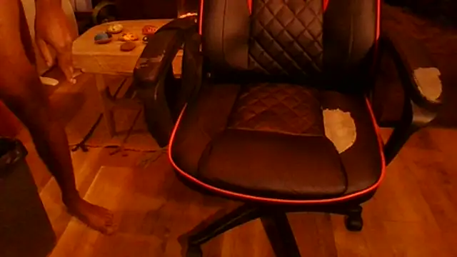 Snapshot of couple2612 chatting on 17, 11, 2025 couple2612 online show from 17, 11, 2025