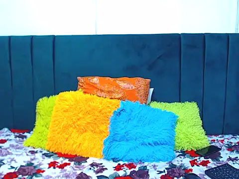 SweetSlenderChoc online show from 2, 2, 2026