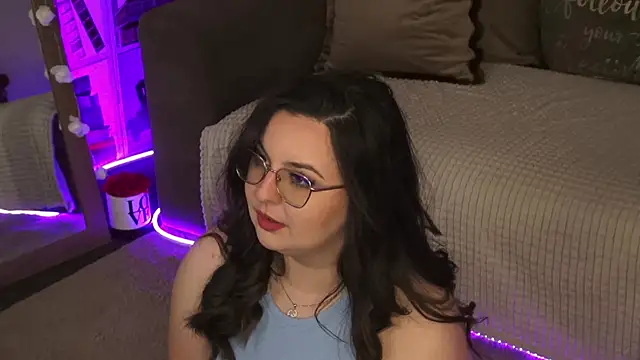 Mia Swano online show from 11, 4, 2026