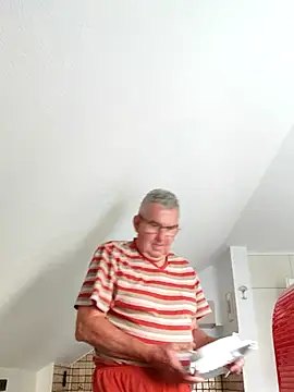 Snapshot of Oldmenhot66 chatting on 25, 6, 2026 Oldmenhot66 online show from 25, 6, 2026