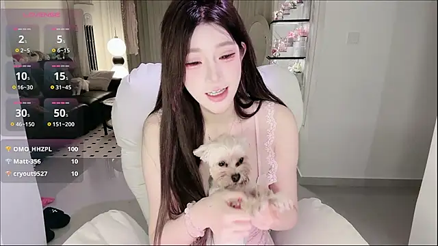 Xiaoxue L online show from 17, 9, 2025