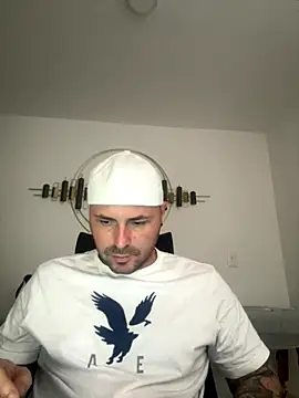 Snapshot of joshmahe chatting on 8, 9, 2025 joshmahe online show from 8, 9, 2025