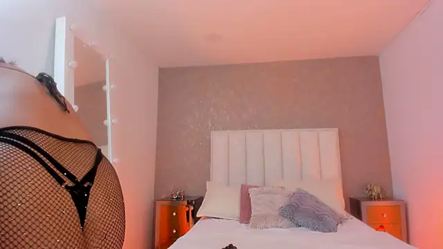 Snapshot of KaylieBrooks chatting on 18, 11, 2025 KaylieBrooks online show from 18, 11, 2025